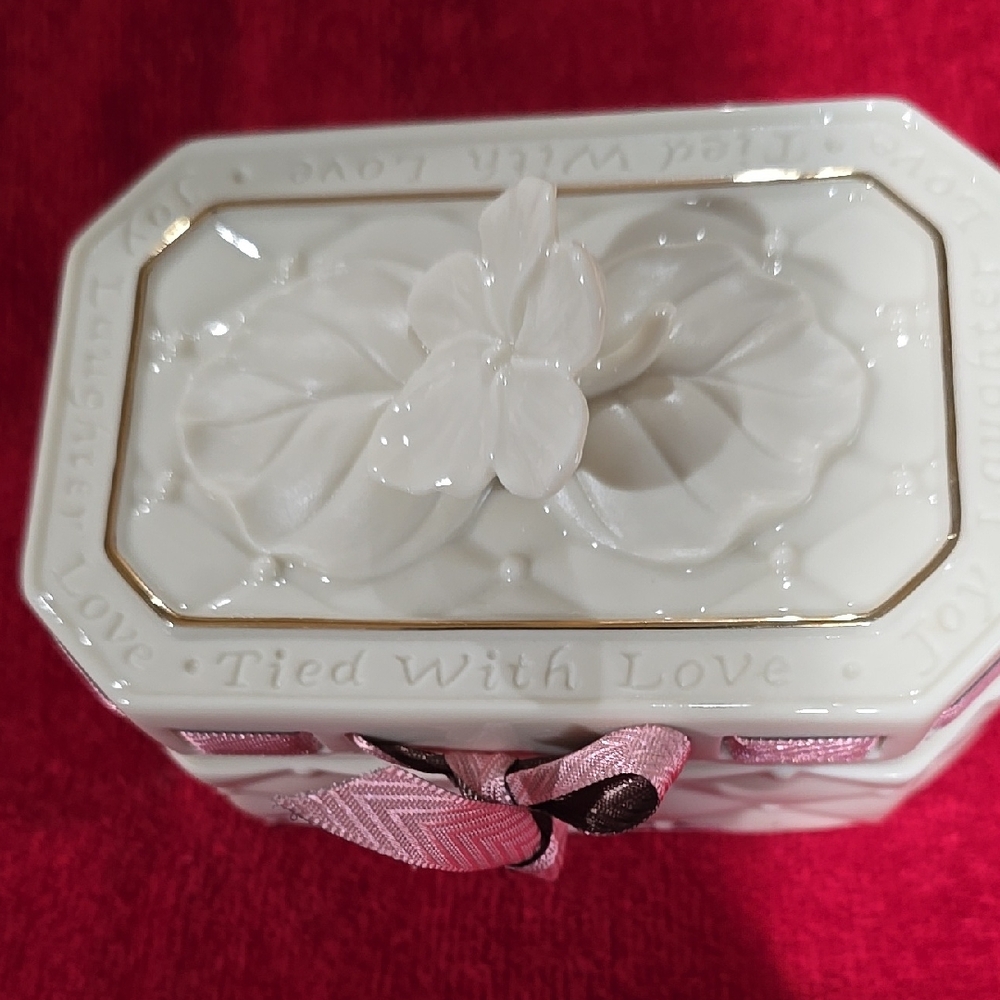 Lenox Tied with Love Box